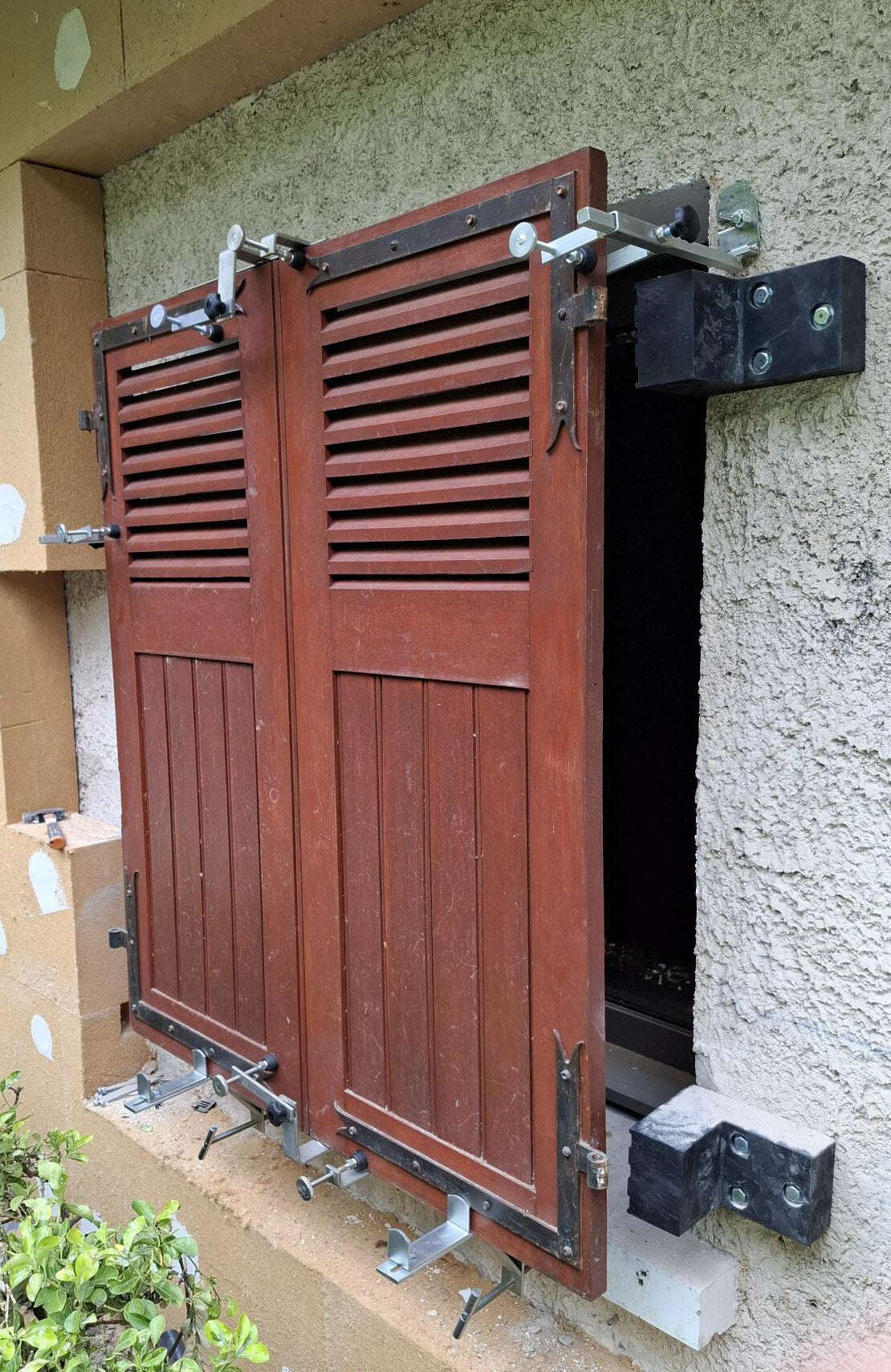 Bloc ISO ITE fixation charge sur isolant