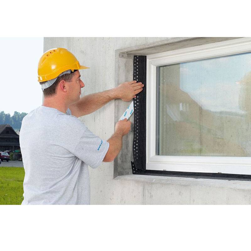 Adhesif Siga Fentrim 2 150 mm vue detail pour raccord d'etancheite a l'air des menuiseries